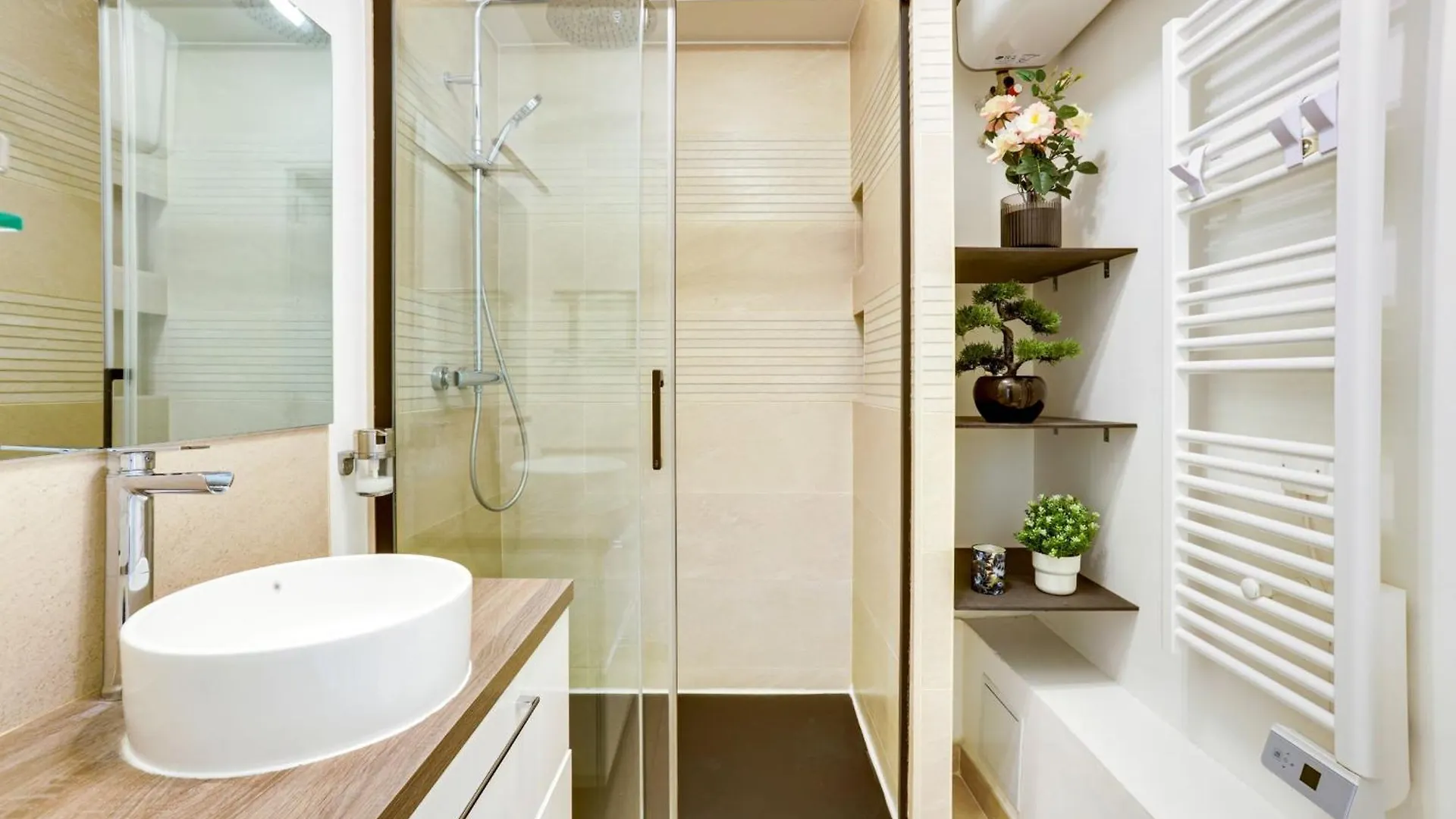 Montmartre & Sacre-coeur - 2br - Cityapartmentstay アパート